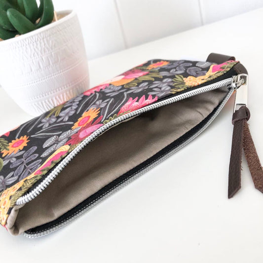 Zipper Pouch in King White Flower