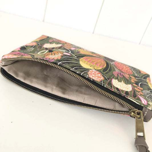 Zipper Pouch in Bush Banksia