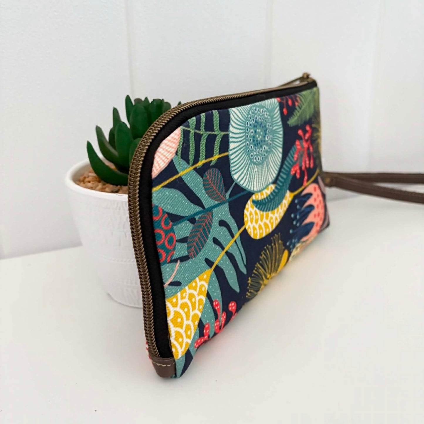 Boronia Purse/Wallet in Retro Garden