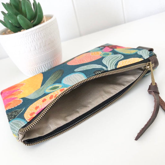 Zipper Pouch in Bush Flora