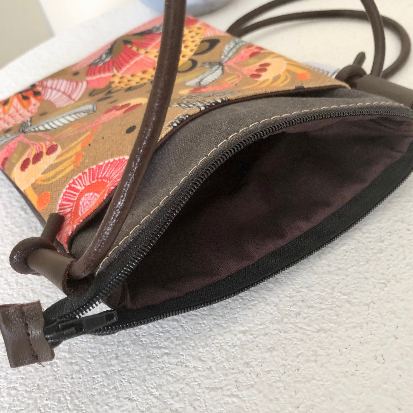 protea phone sling inside view