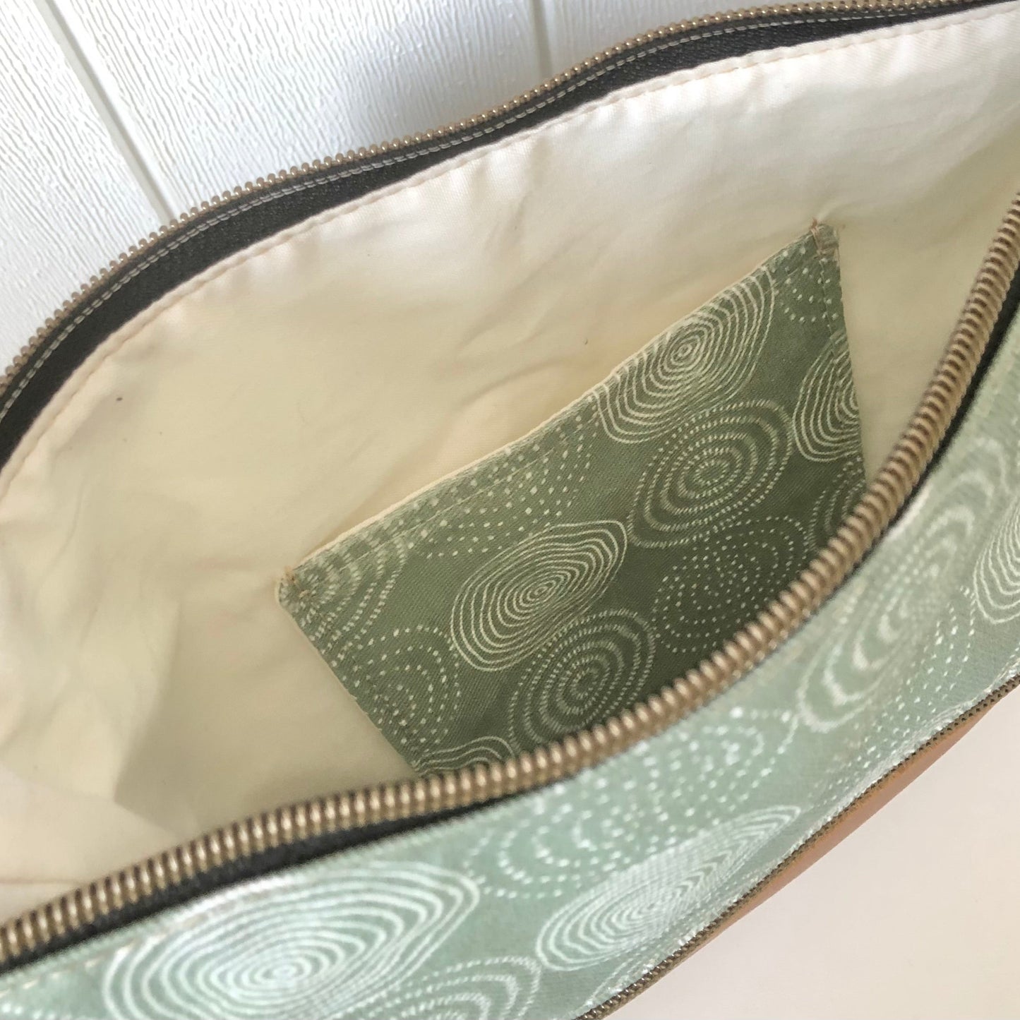 inside pocket of tree ring bag