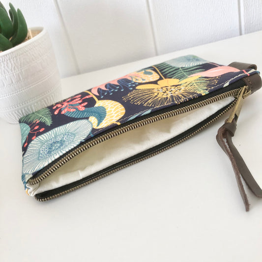 Zipper Pouch in Retro Garden