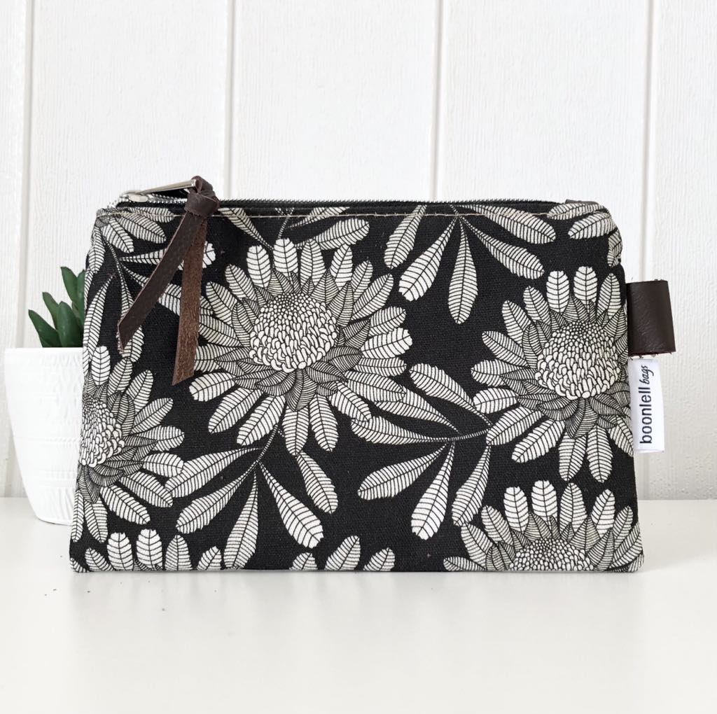 Zipper Pouch in Waratah