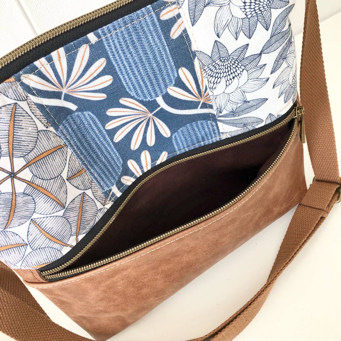 Brown Distressed Leather and Native Flower Patchwork Zipper Handbag