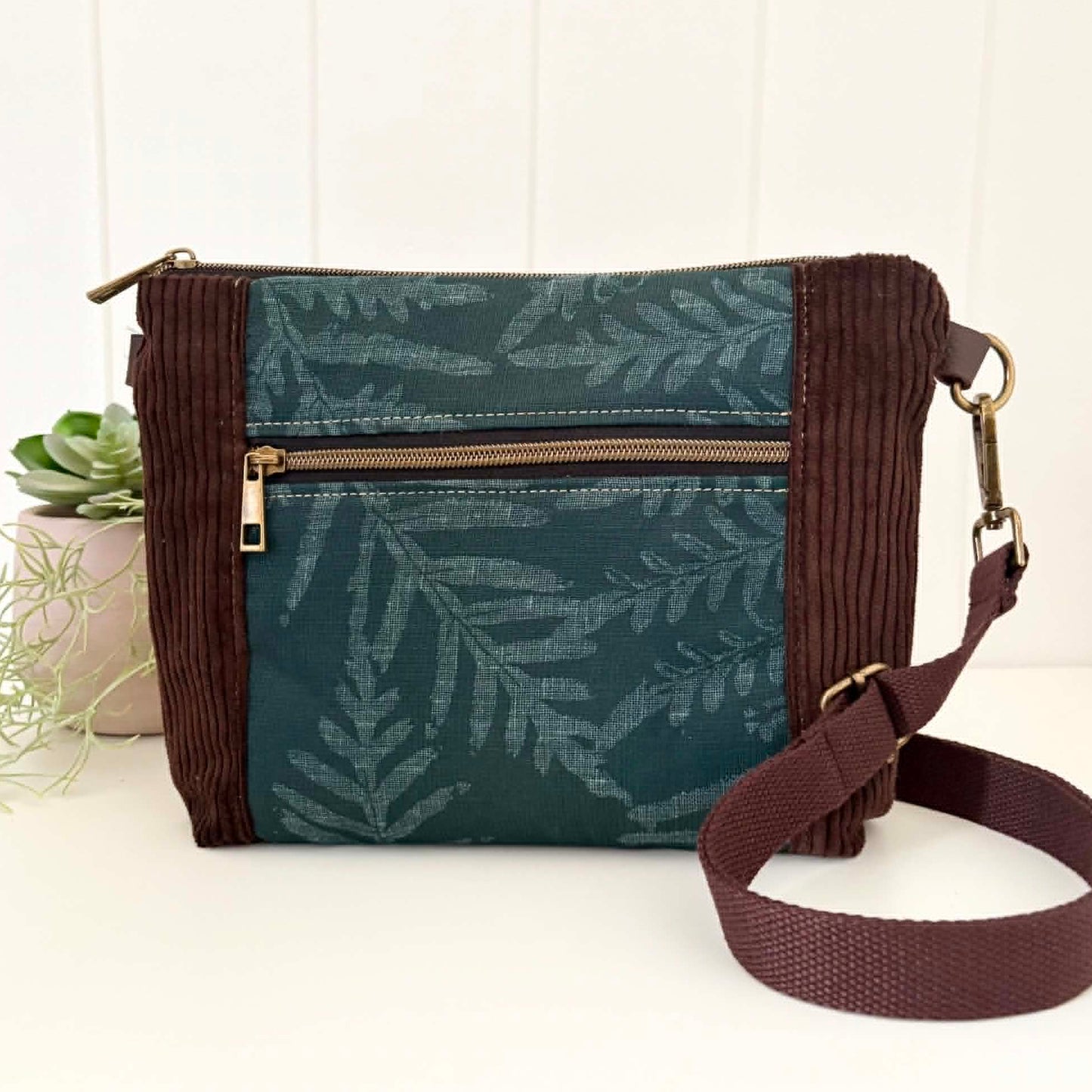 Cambridge Bag in Brown with Rainforest Bracken