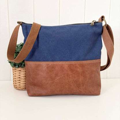 Zeri Zipper Bag in Tan Leather and Moonlight Flora