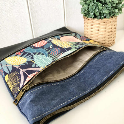 Acacia Zipper Bag in Leather, Blue Canvas and Retro Garden