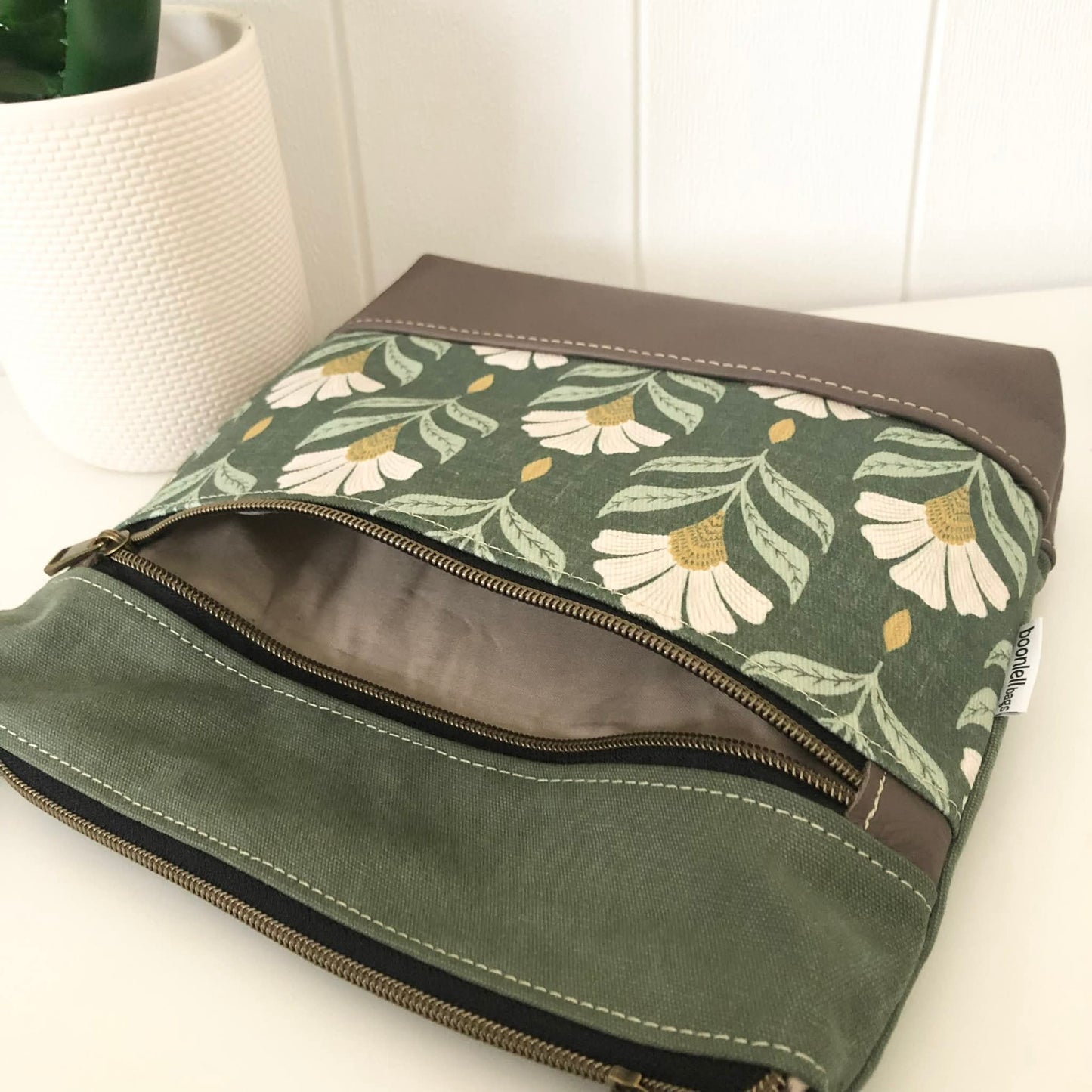 Acacia Zipper Bag in Leather, Green Canvas and Chiara floral