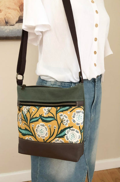 Acacia Zipper Bag in Leather, Green Canvas and Evarie Floral