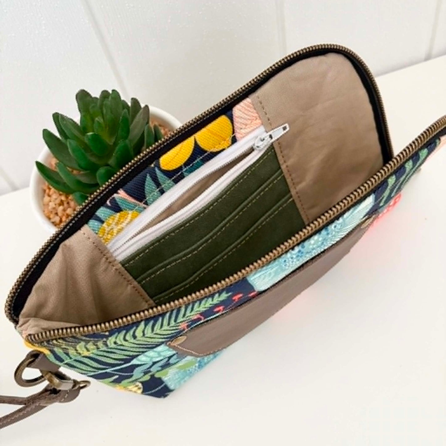 Boronia Purse/Wallet in Retro Garden