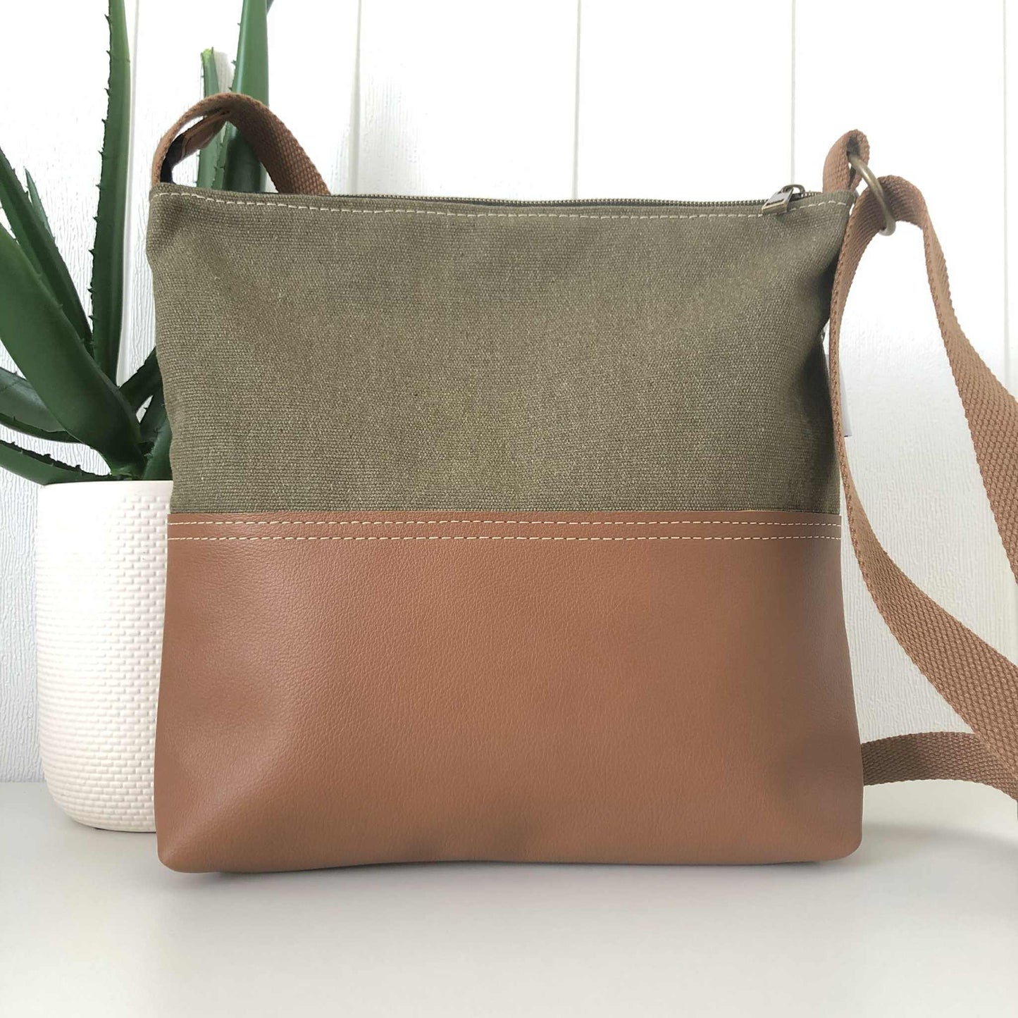 Tan Leather and Patchwork Zipper Handbag