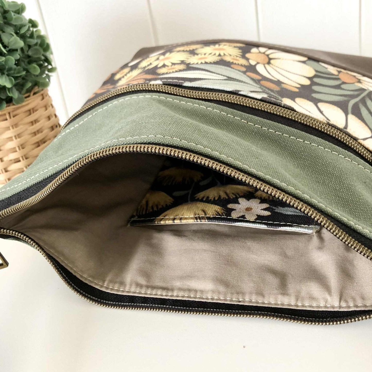 Acacia Zipper Bag in Leather, Green Canvas and Floral Wilderness