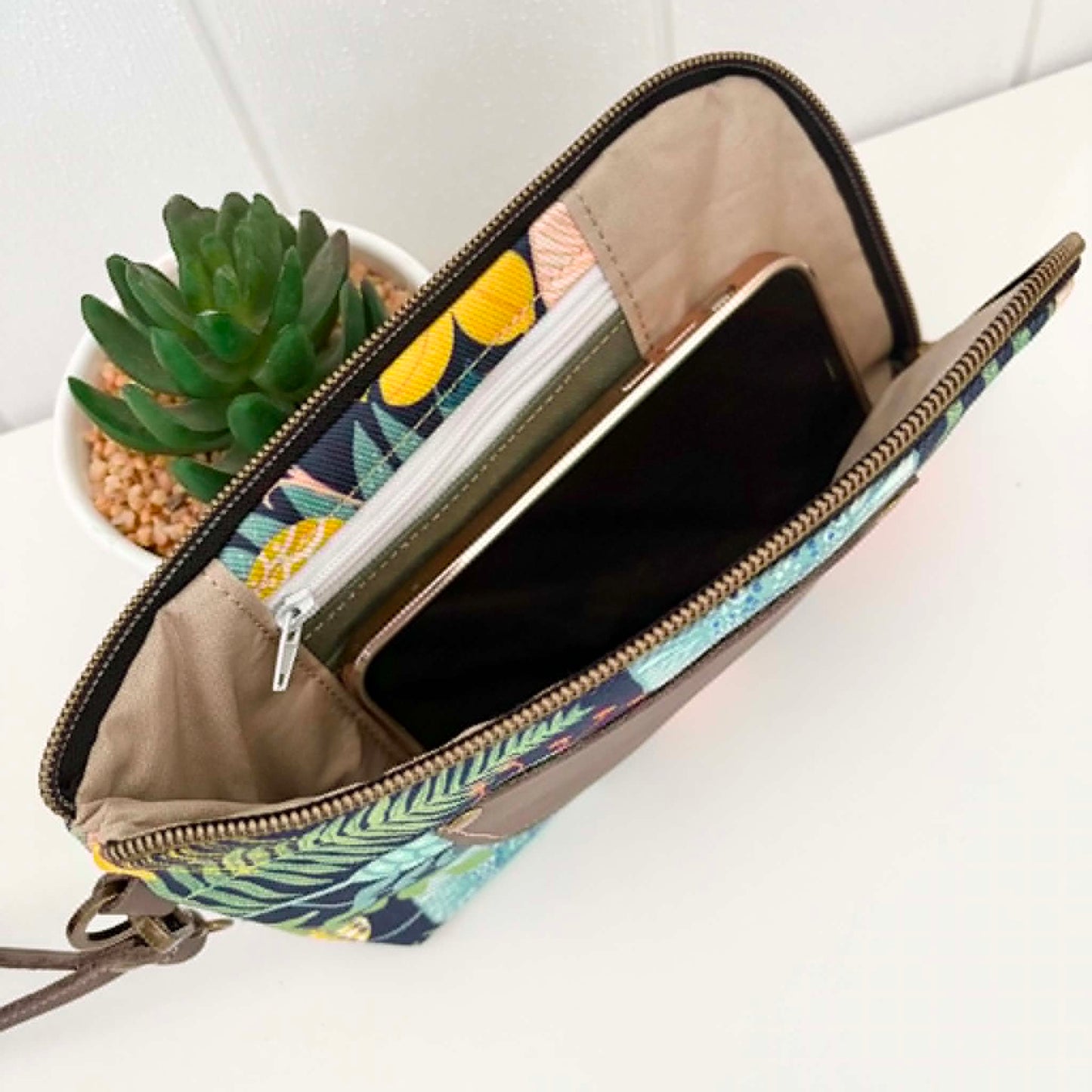 Boronia Purse/Wallet in Retro Garden