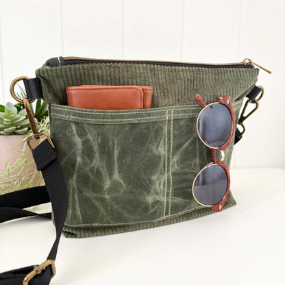 Cambridge Bag in Green with Black & White Botanica