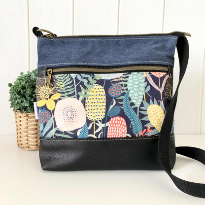 Acacia Zipper Bag in Leather, Blue Canvas and Retro Garden