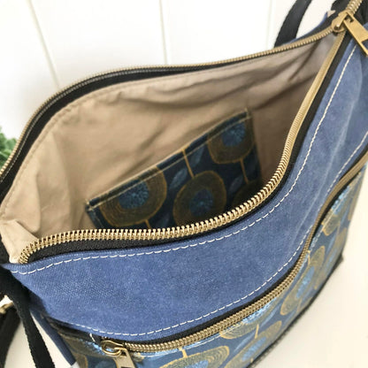Acacia Zipper Bag in Leather, Blue Canvas and Modern Floral