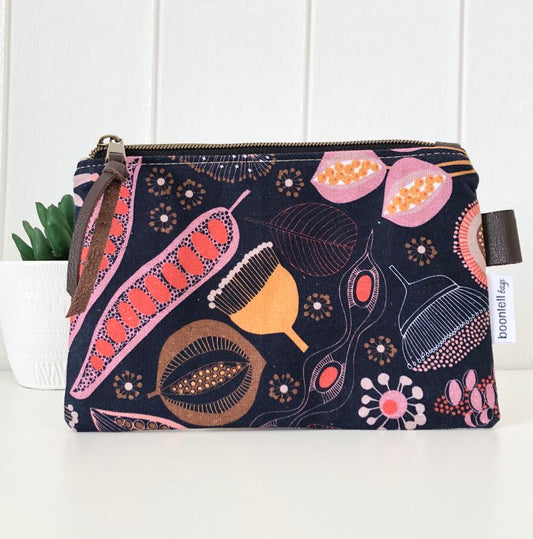 Zipper Pouch in Seed Pod