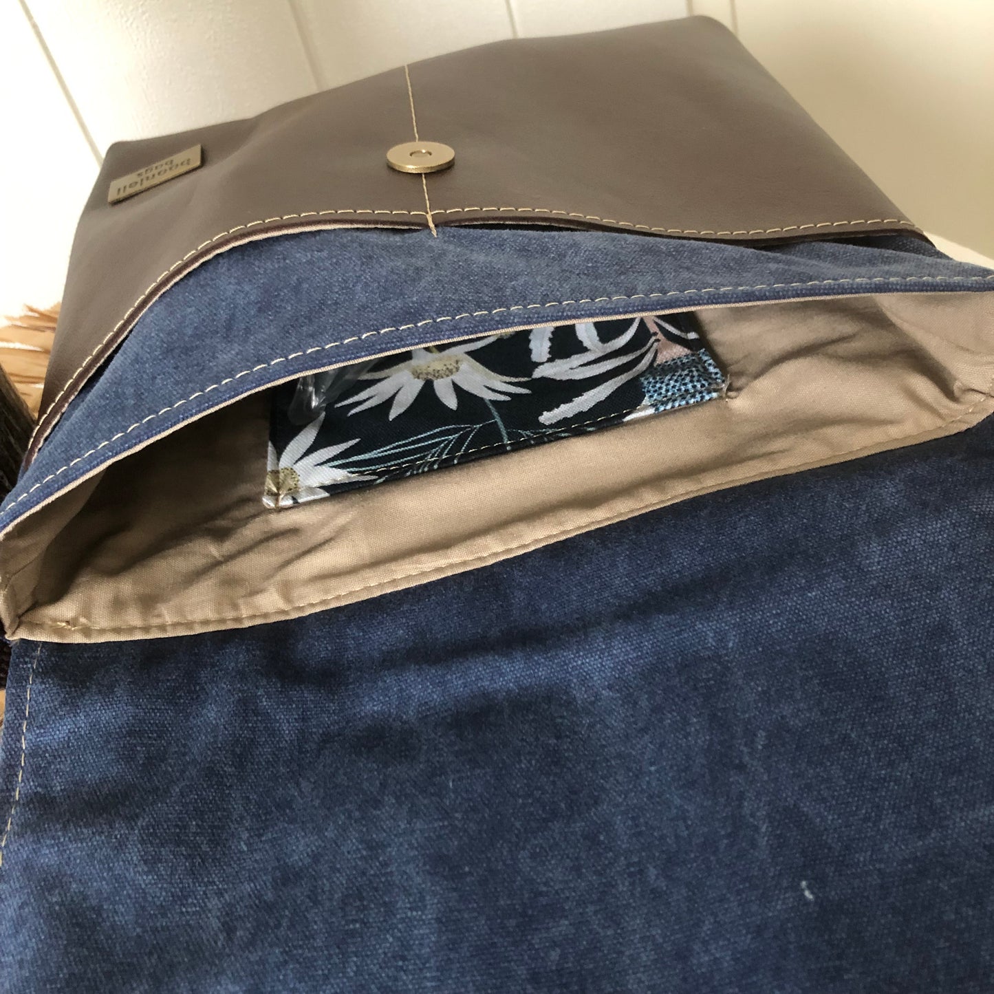 moonlight flora cross body bag inside view