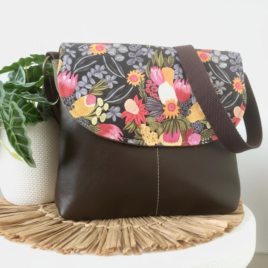 cross body bag in king white flower and canvas and leather