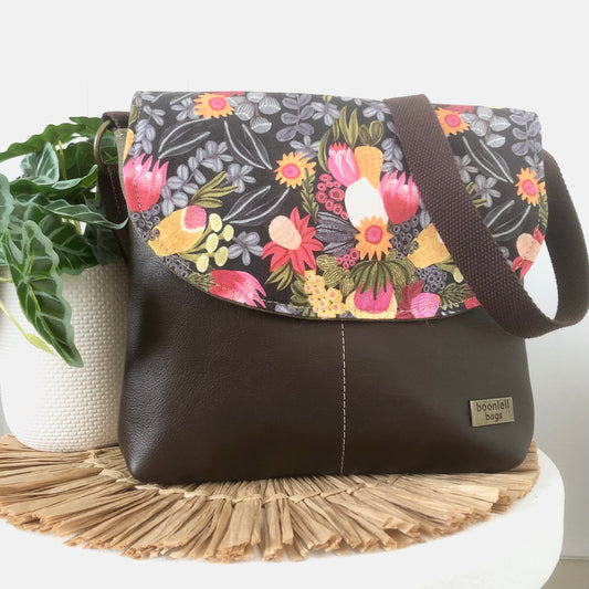cross body bag in king white flower and canvas and leather