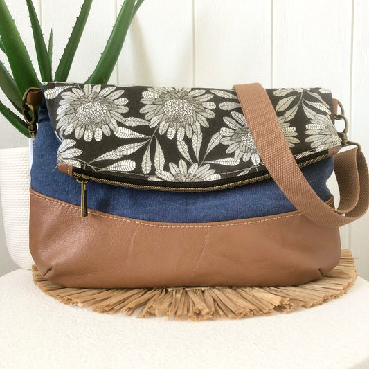 waratah fold over bag front