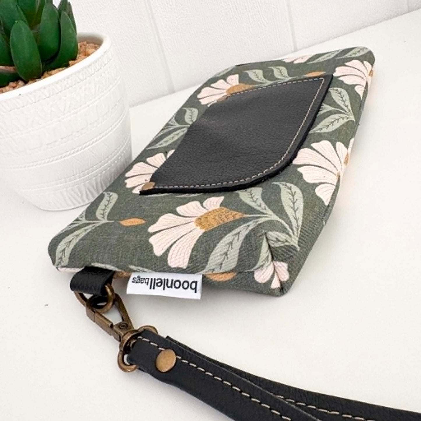 Boronia Purse/Wallet in Chiara