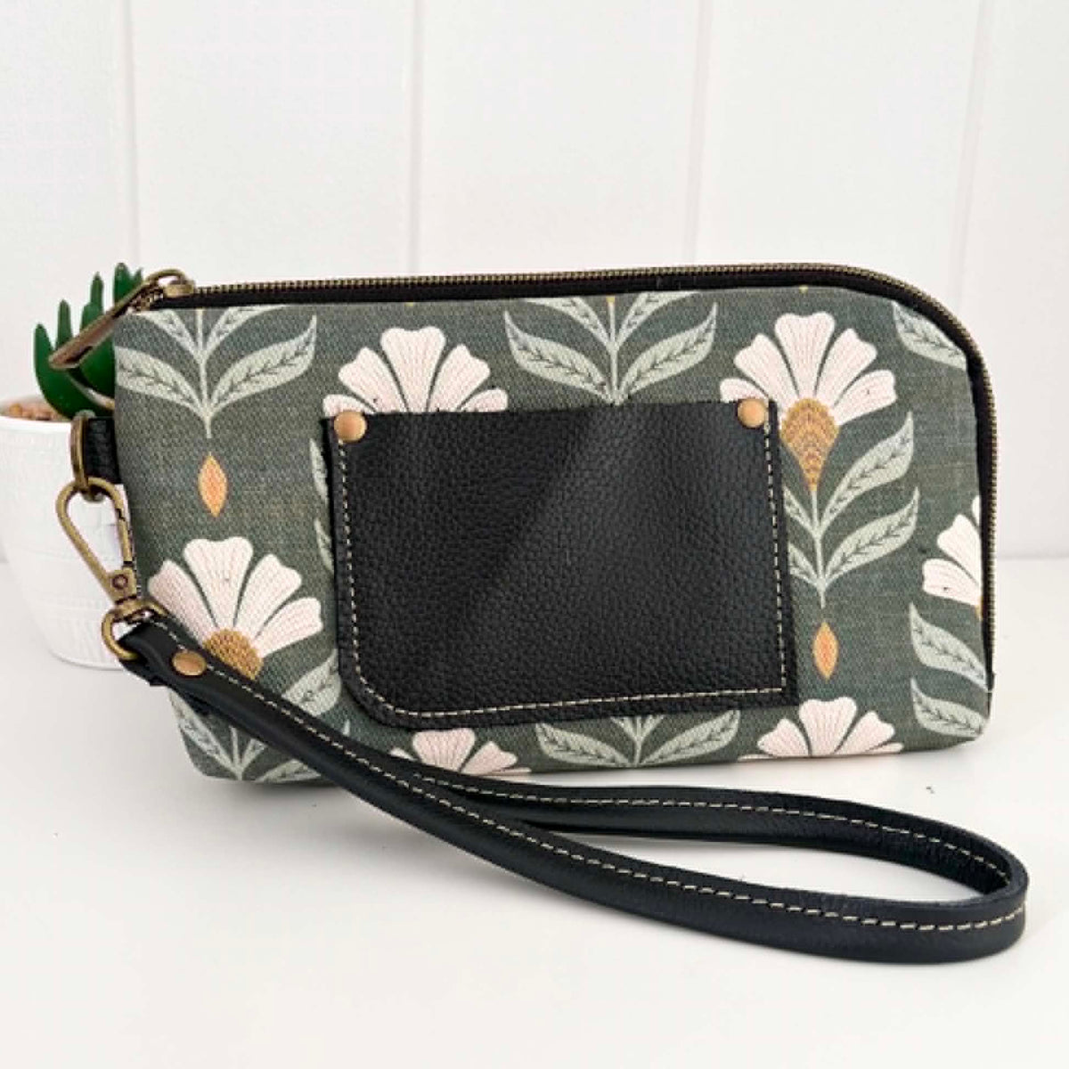 Boronia Purse/Wallet in Chiara