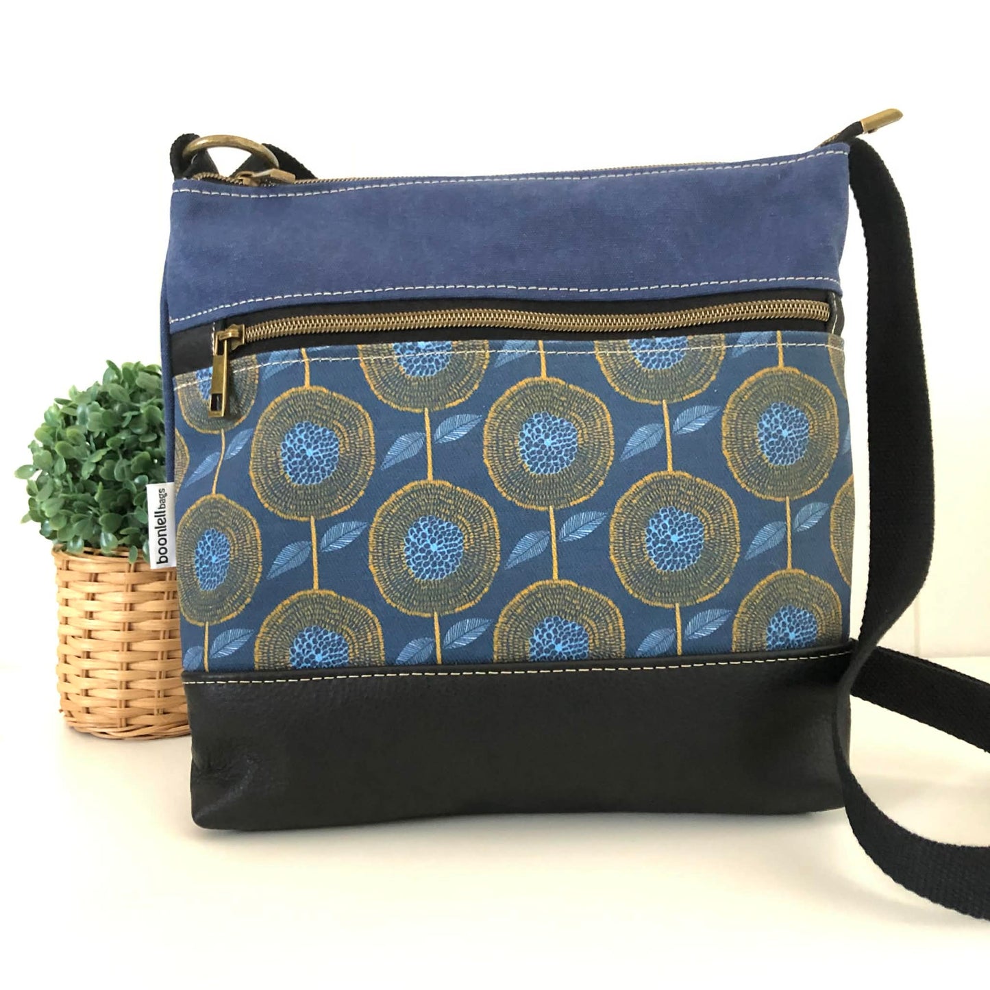 Acacia Zipper Bag in Leather, Blue Canvas and Modern Floral