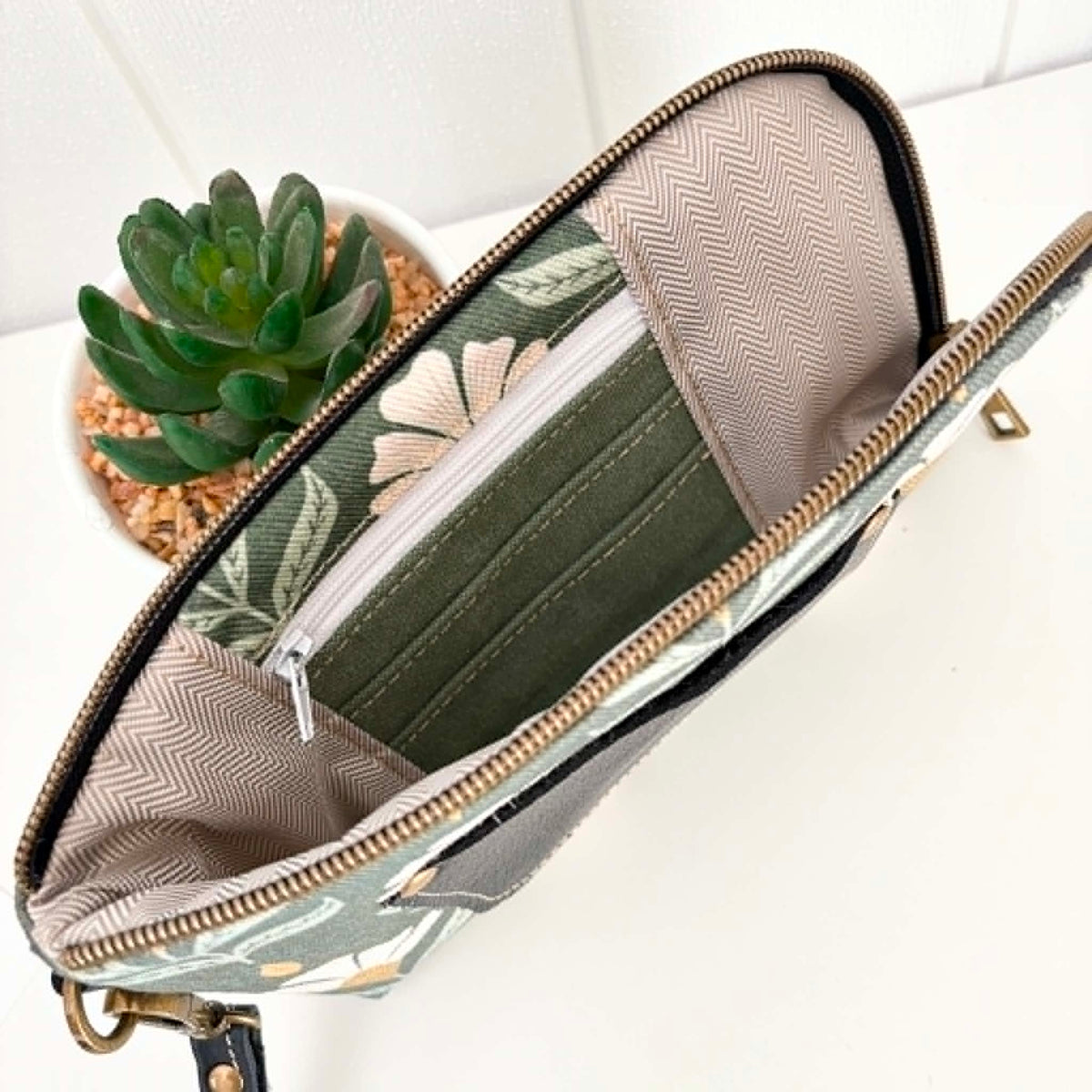 Boronia Purse/Wallet in Chiara
