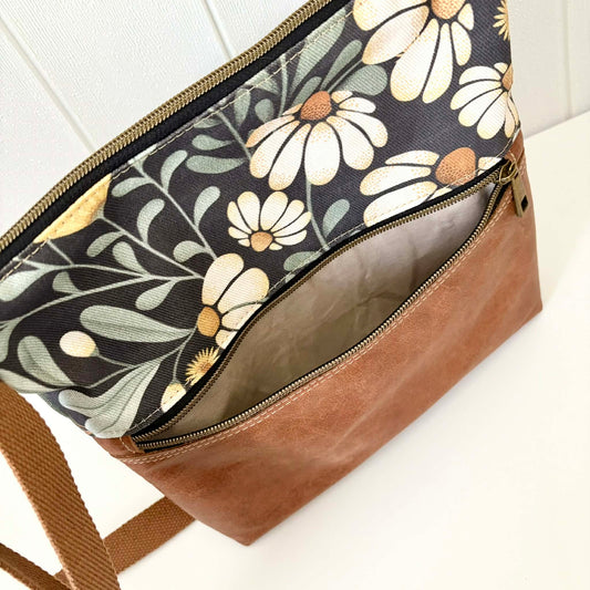 Zeri Zipper Bag in Tan Leather and Floral Wilderness