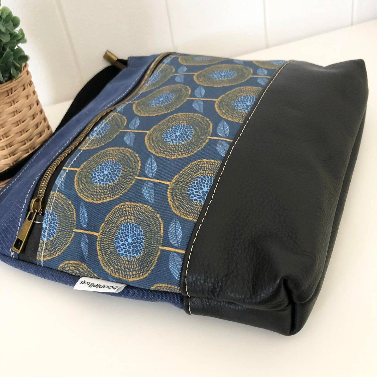 Acacia Zipper Bag in Leather, Blue Canvas and Modern Floral