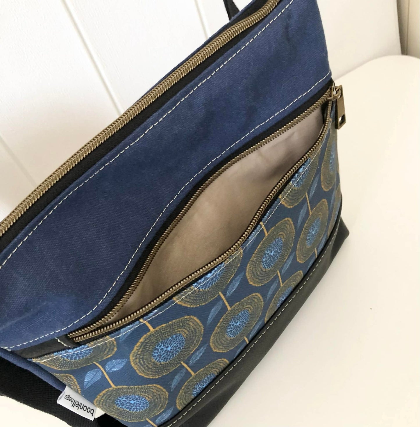 Acacia Zipper Bag in Leather, Blue Canvas and Modern Floral